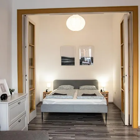 Apartment Chic Asboth Center Loft - Perfect Location